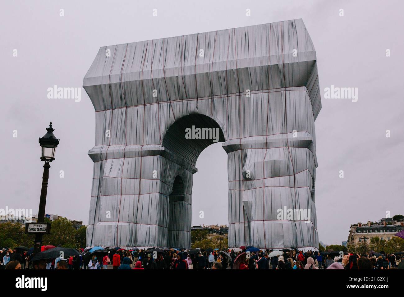 L'Arc de Triomphe, Wrapped, Paris, France, 2021 Stock Photo