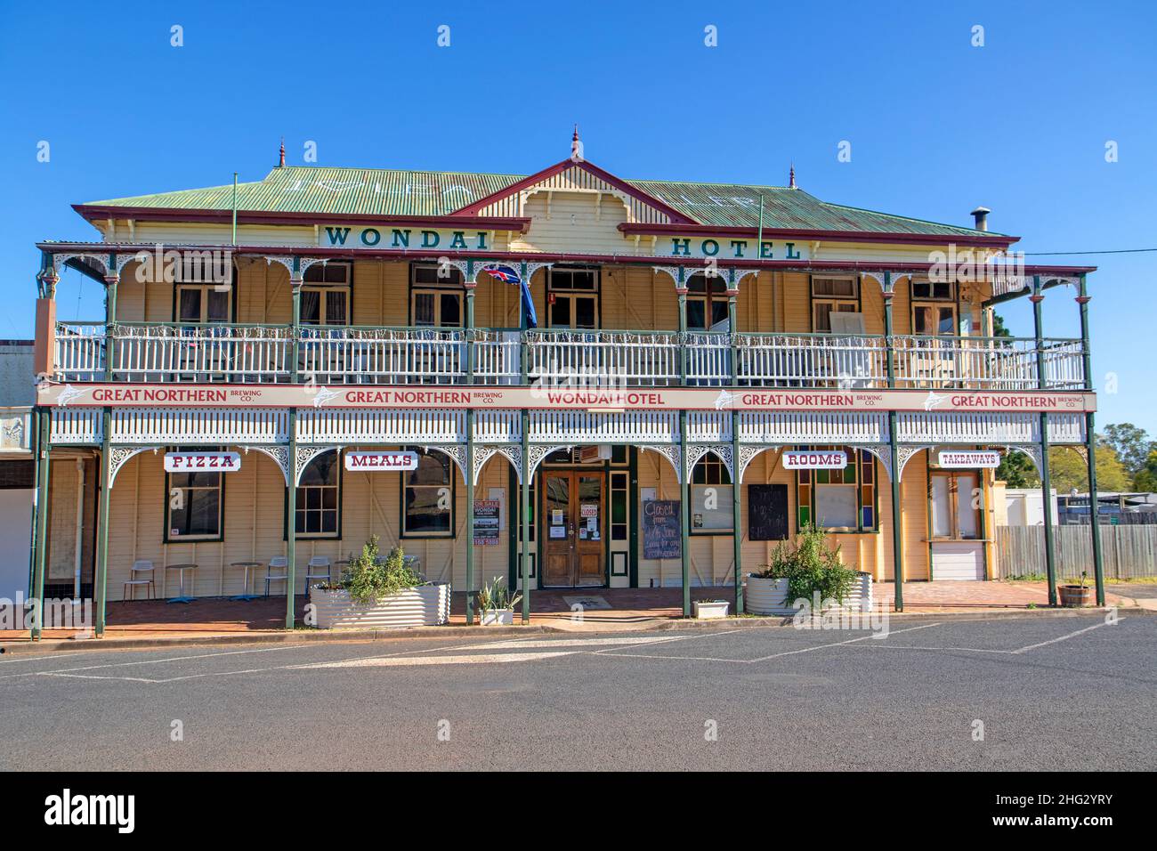 The Wondai Hotel in the Queensland town of Wondai Stock Photo