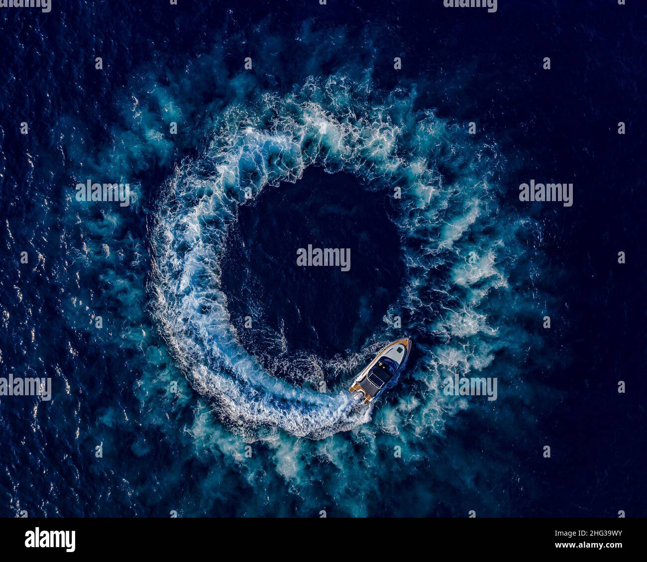 Drone shot sea boat on hi-res stock photography and images - Alamy