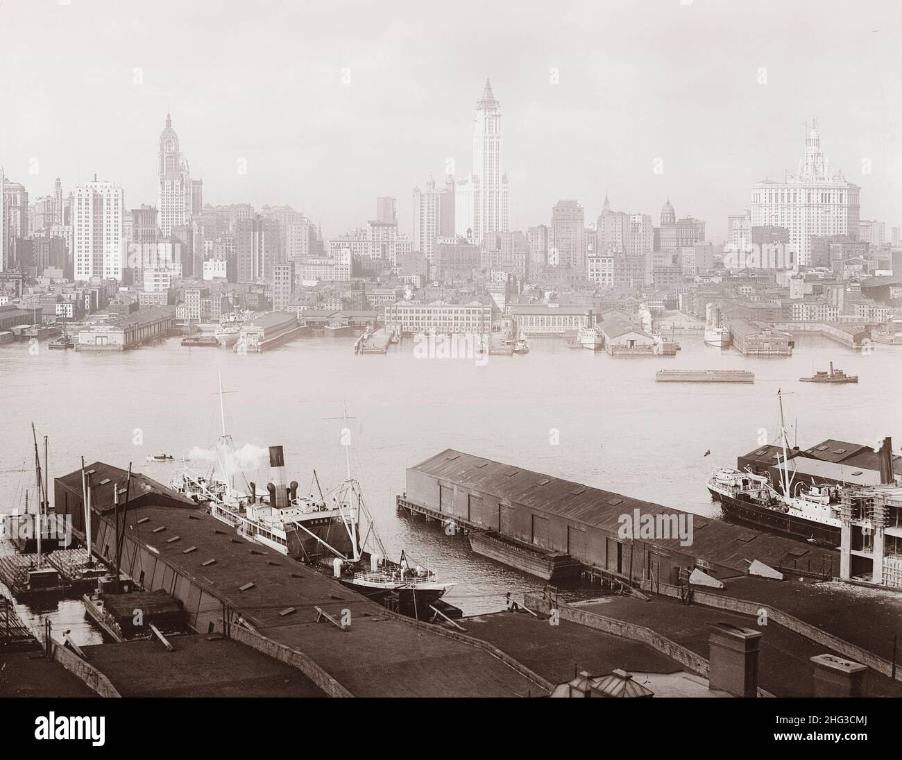 Vintage photo of New York skyline from Brooklyn. USA. Between 1900 and 1920 Stock Photo