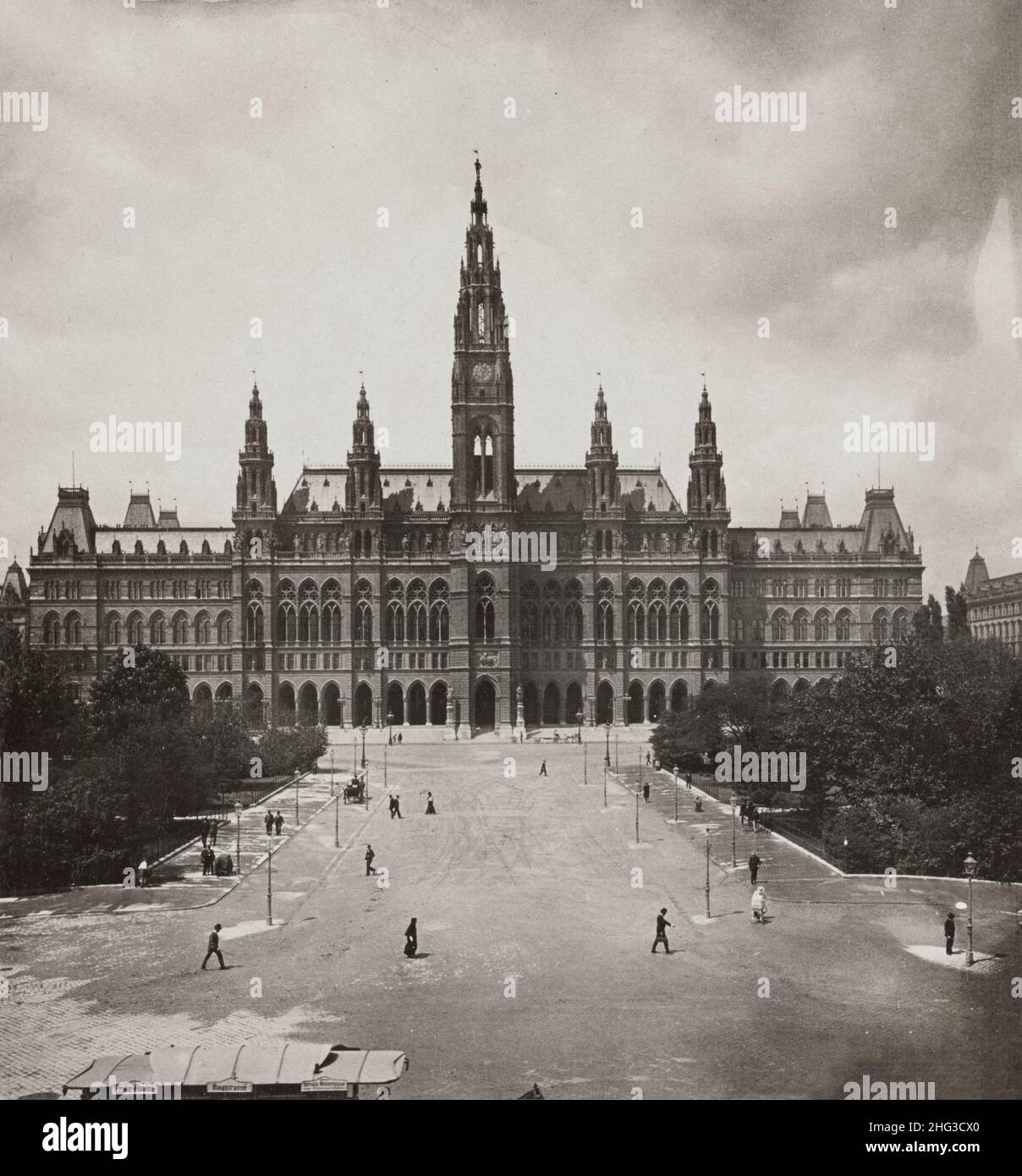 Vintage photo of the Splendid Rathaus, (City Hall), Vienna, Austria, 1902 Stock Photo