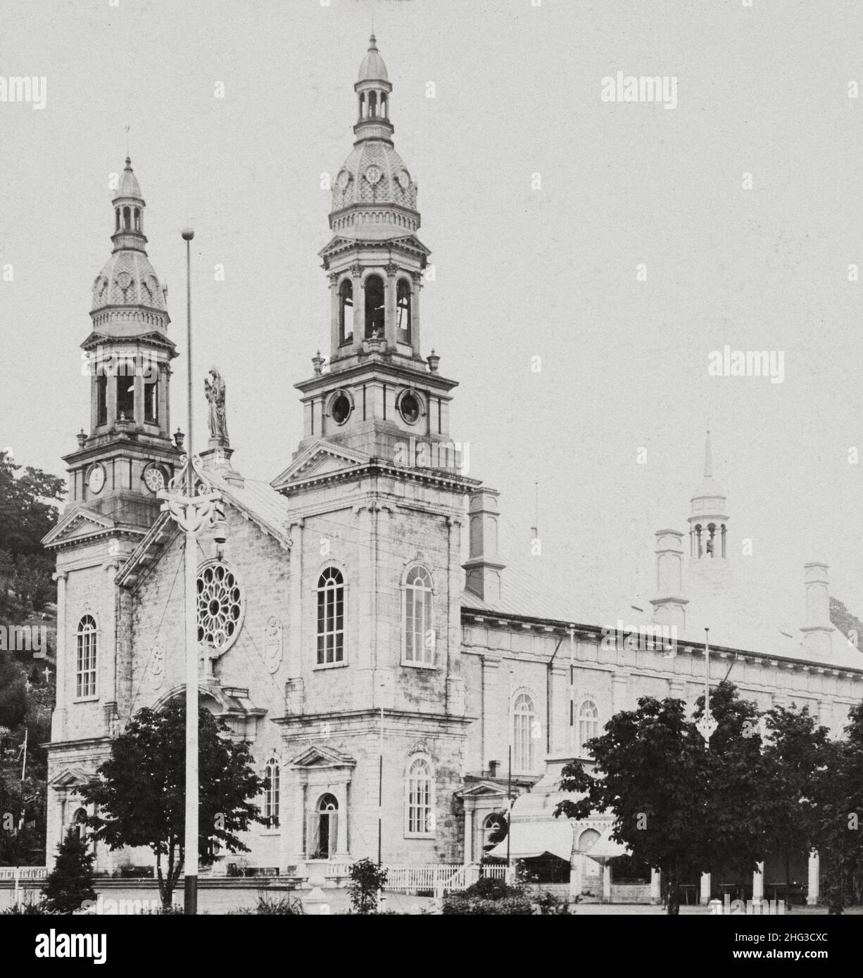 Vintage view of exterior church of St. Anne de Beaupre, near Quebec, Canada. 1907 Stock Photo