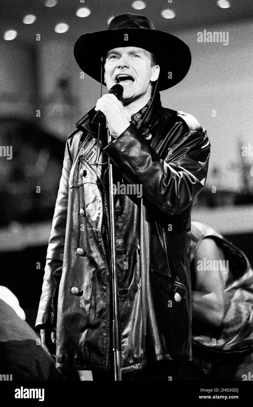 Sanremo  Italy, 1995-02-23 :Sting during the Italian Song Festival in Sanremo, sings the new song 'This Cowboy Song' Stock Photo