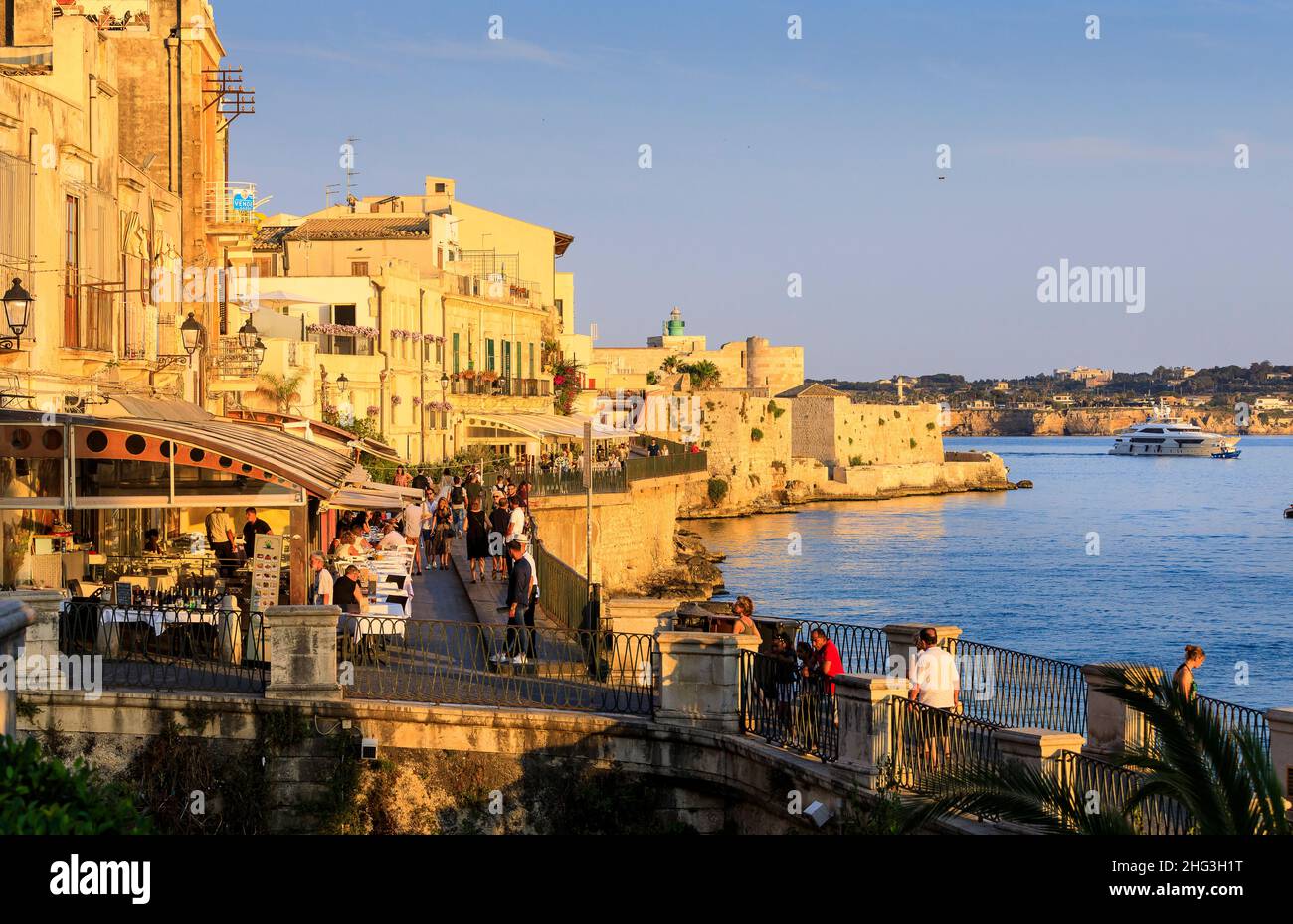waterfront-ortigia-syracuse-sicily-stock-photo-alamy