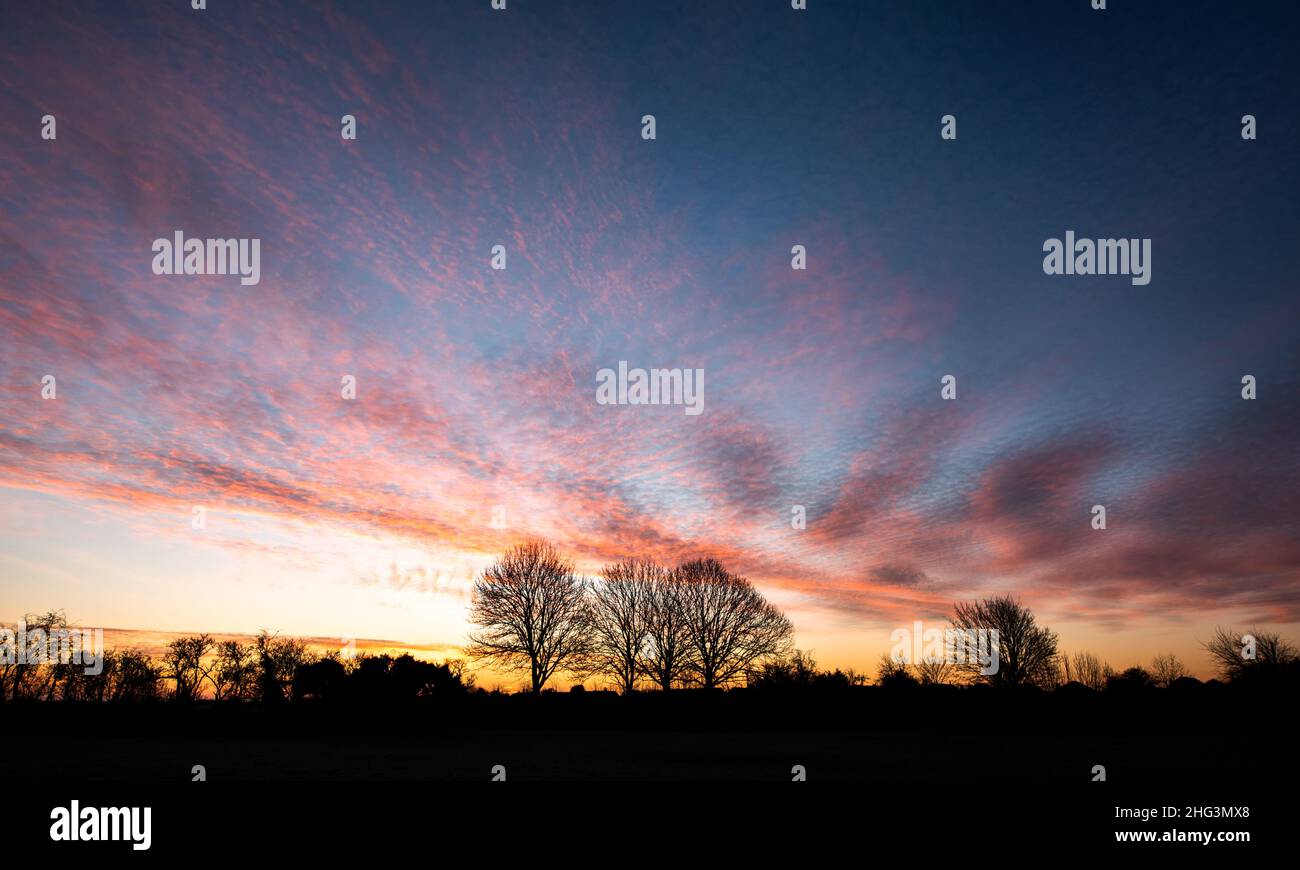Bingham, Nottinghamshire, UK. 18th Jan 2022. The sunrise over Bingham, Nottinghamshire. Neil Squires/Alamy Live News Stock Photo
