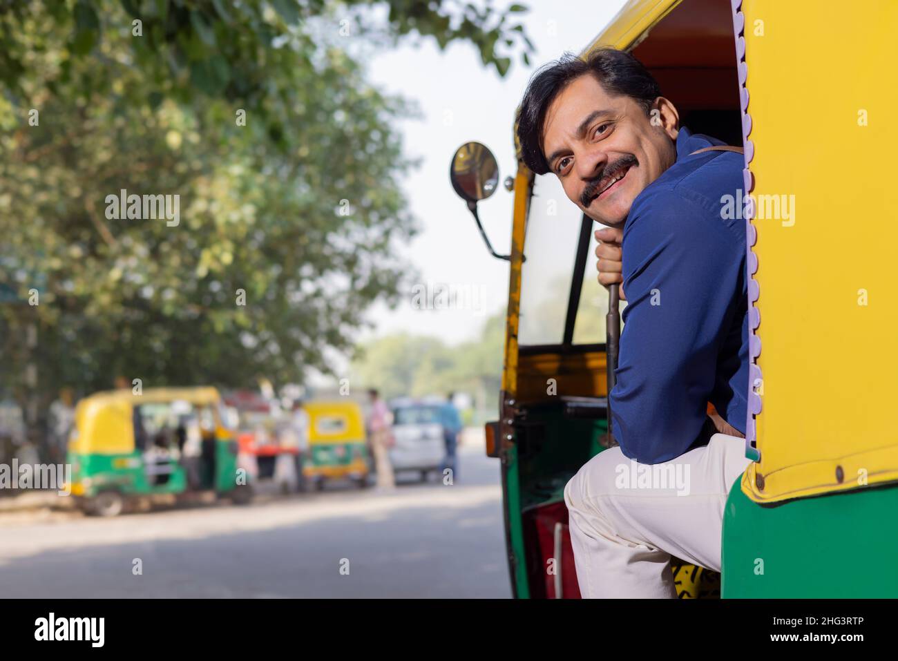 Auto rickshaw back view hi-res stock photography and images - Alamy