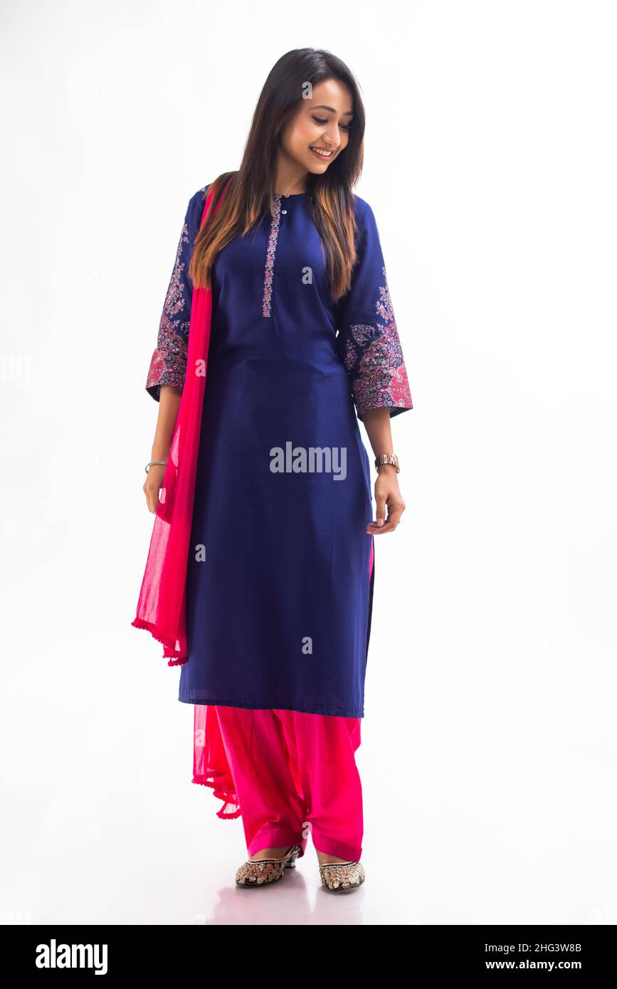 Buy Latest Indian Salwar Kameez Online USA – Desi Cloth