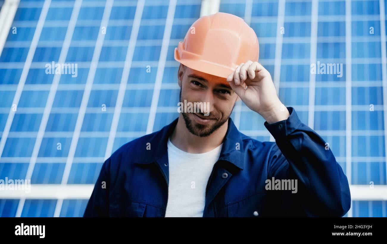 Engineer looking at camera hi-res stock photography and images - Alamy