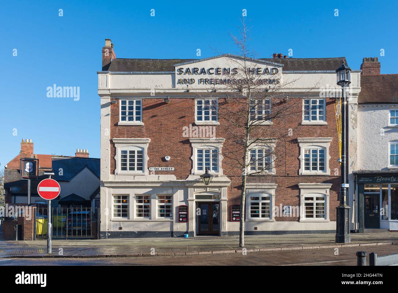 The Saracen's Head pub in Stone Street, Dudley town centre Stock Photo