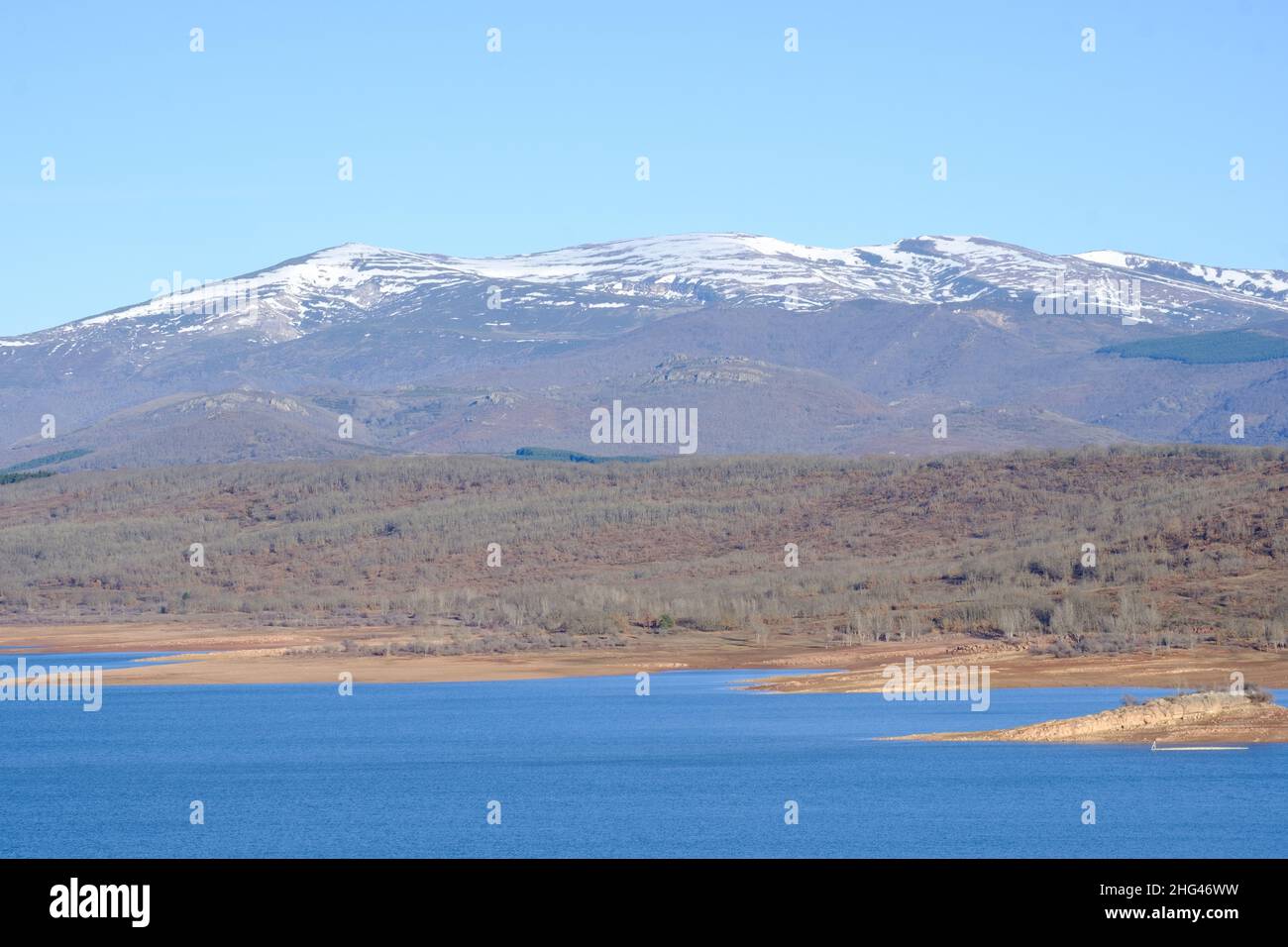 Landscape in Aguilar reservoir, Palencia, Spain Stock Photo