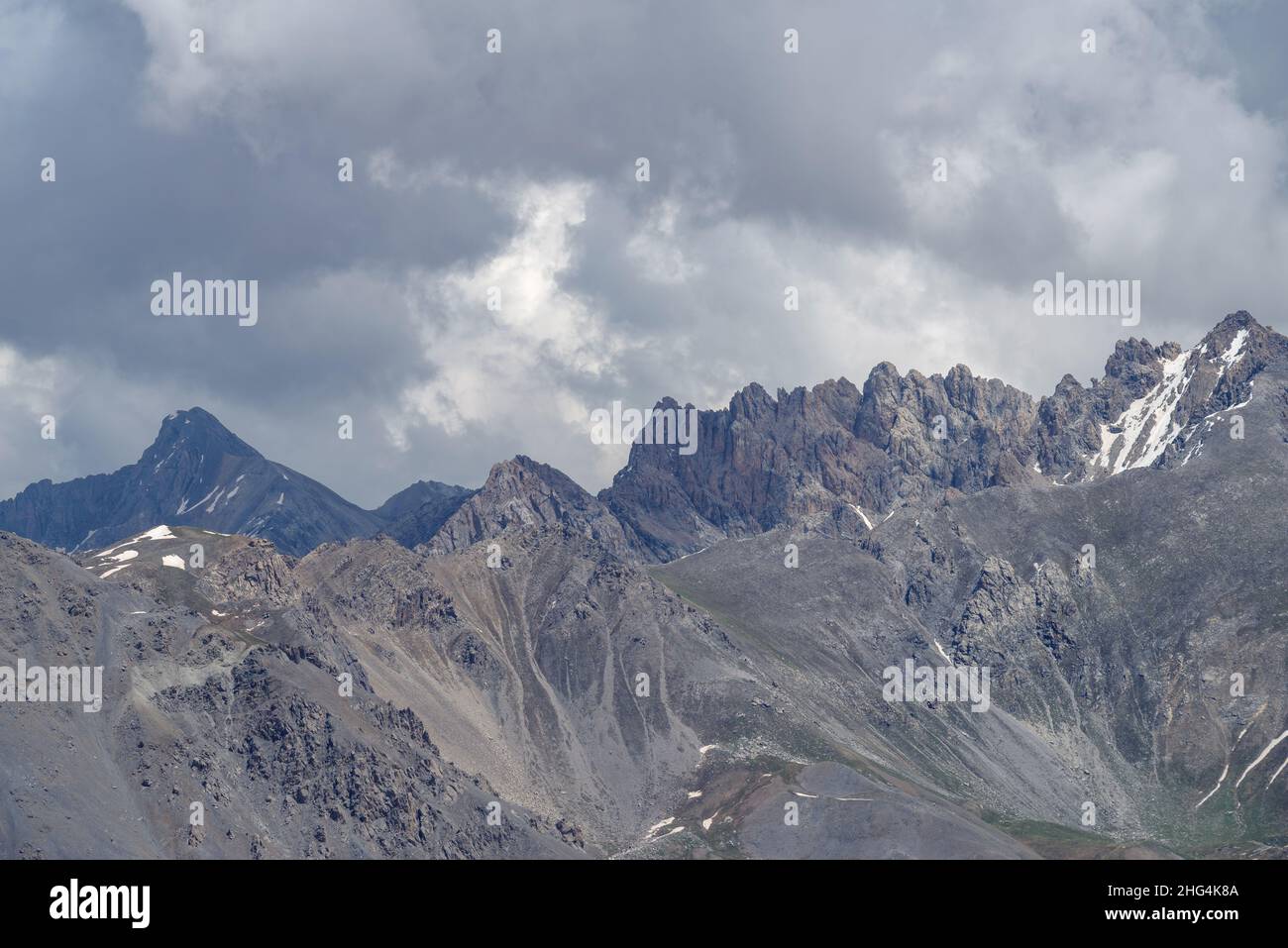 Pass between mountains hi-res stock photography and images - Page 13 - Alamy