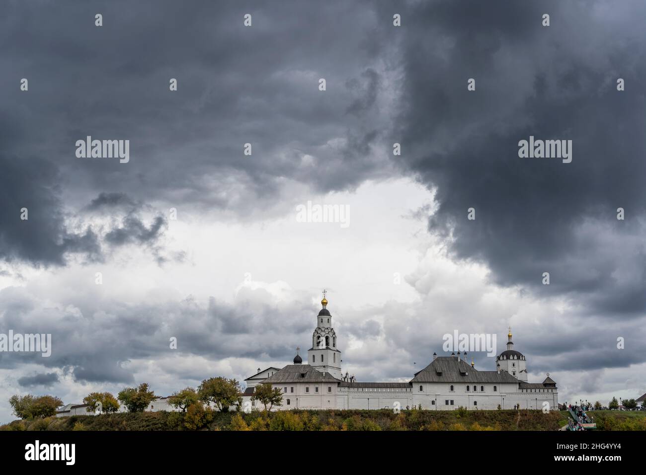 Svijzjsk Island, Russia - September 22, 2019: Monastery of Svijzjsk with Assumption Cathedral and Monastery with dark rain clouds in the district Tart Stock Photo