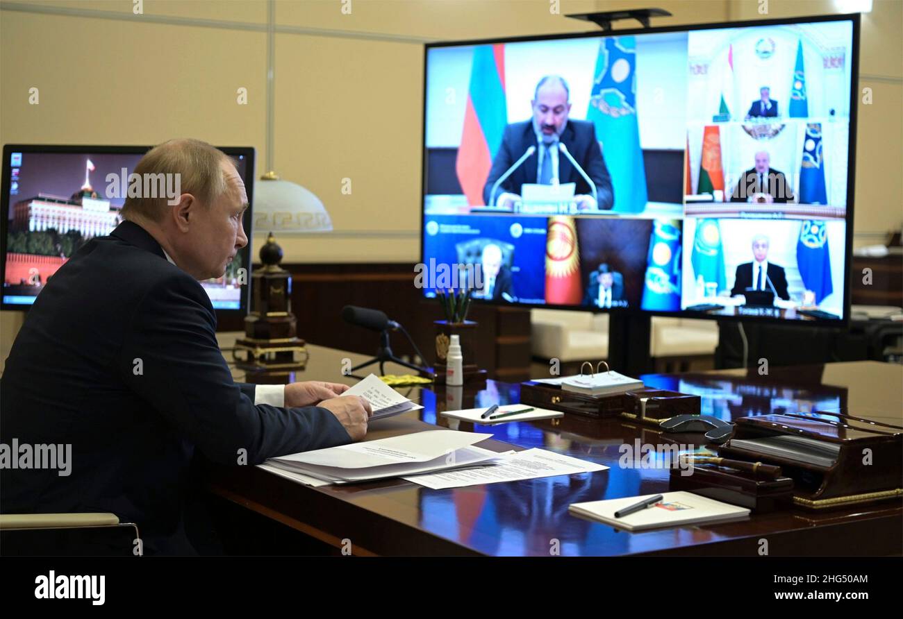 Novo-Ogaryovo, Russia. 10 January, 2022. Russian President Vladimir Putin holds an emergency meeting with the Collective Security Treaty Organisation, Collective Security Council via video conference from the official residence of Novo-Ogaryovo, January 10, 2022 outside Moscow, Russia. Credit: Aleksey Nikolskyi/Kremlin Pool/Alamy Live News Stock Photo