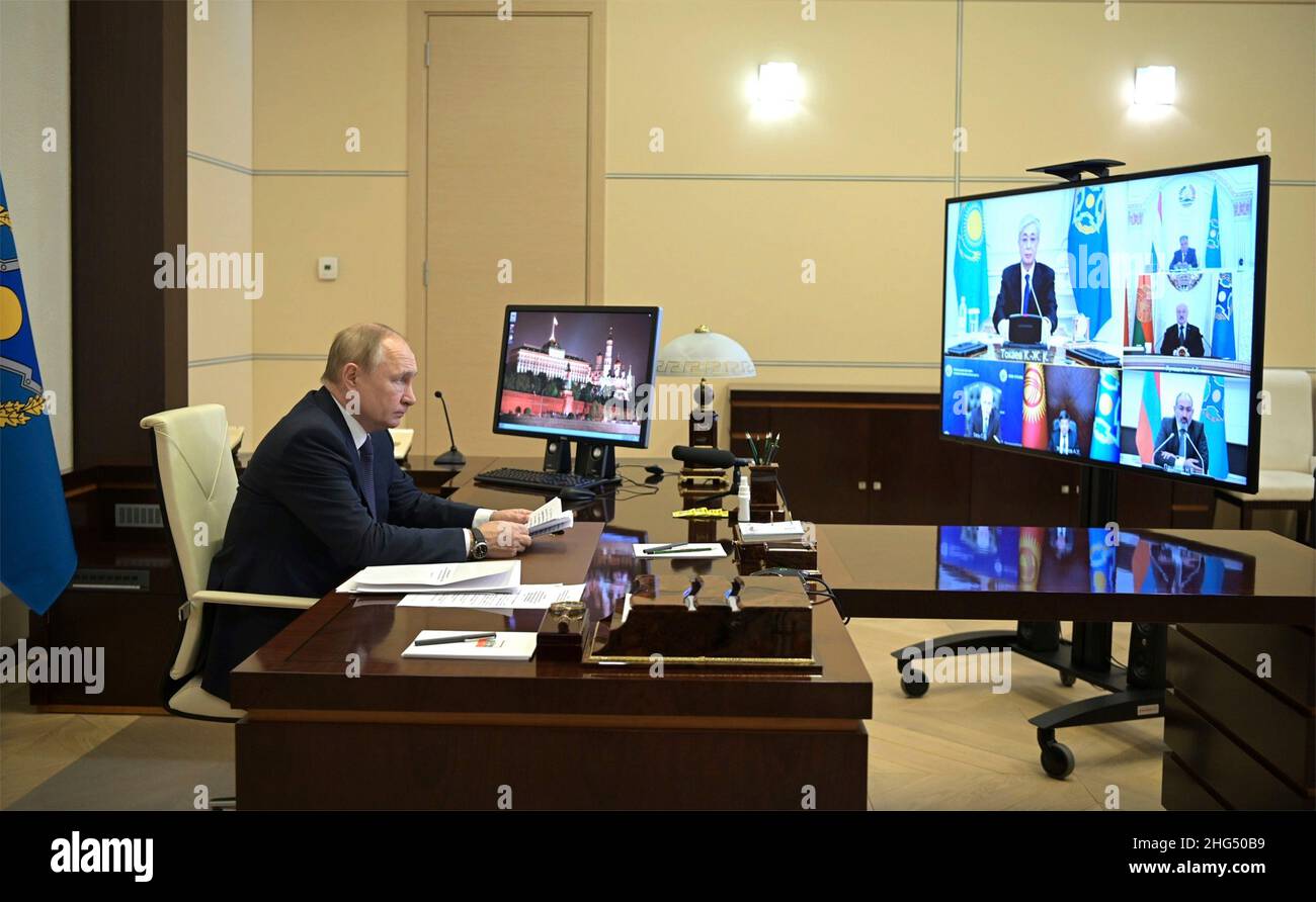 Novo-Ogaryovo, Russia. 10 January, 2022. Russian President Vladimir Putin holds an emergency meeting with the Collective Security Treaty Organisation, Collective Security Council via video conference from the official residence of Novo-Ogaryovo, January 10, 2022 outside Moscow, Russia. Credit: Aleksey Nikolskyi/Kremlin Pool/Alamy Live News Stock Photo