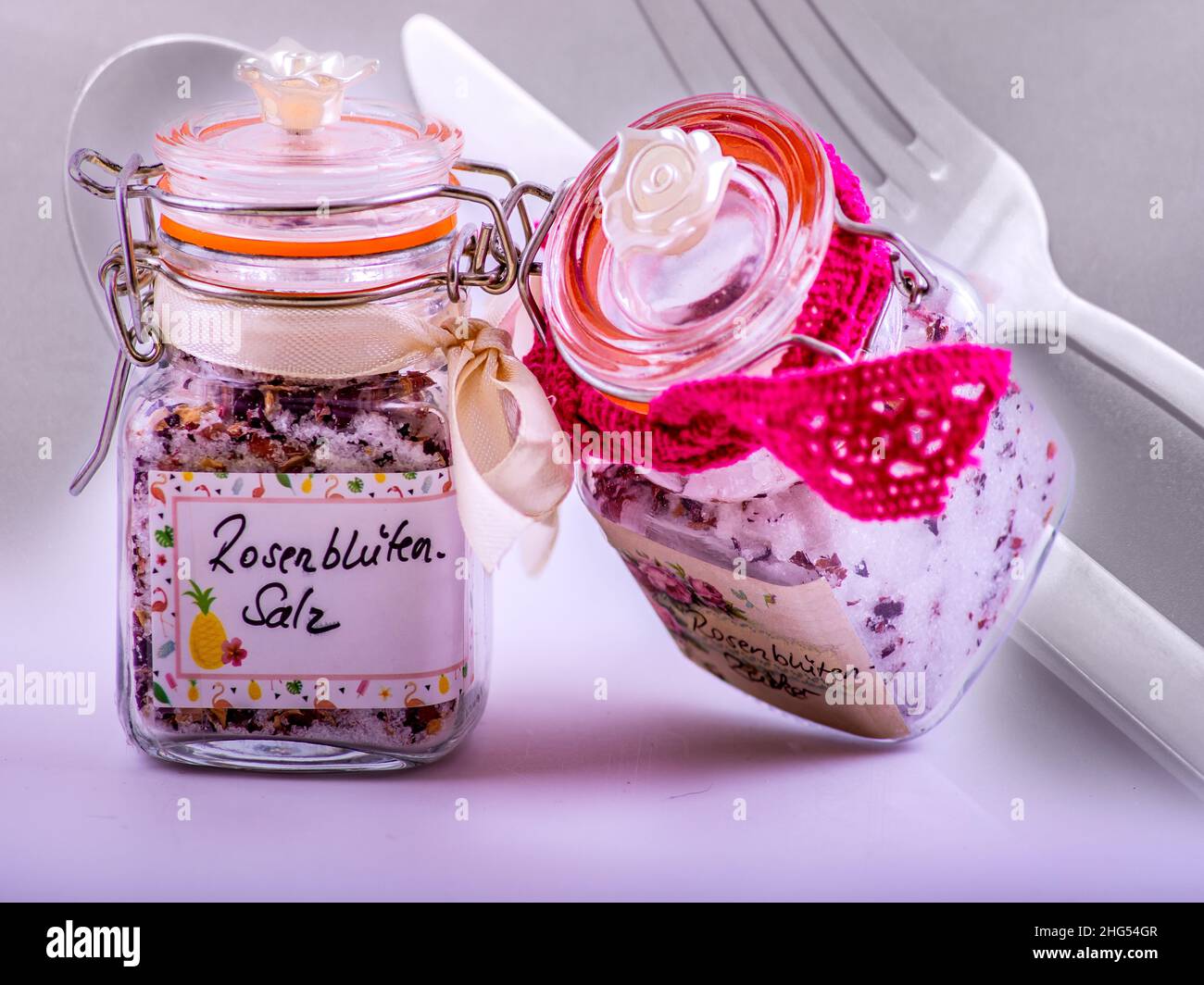 Rose Petals Salz Stock Photo Alamy