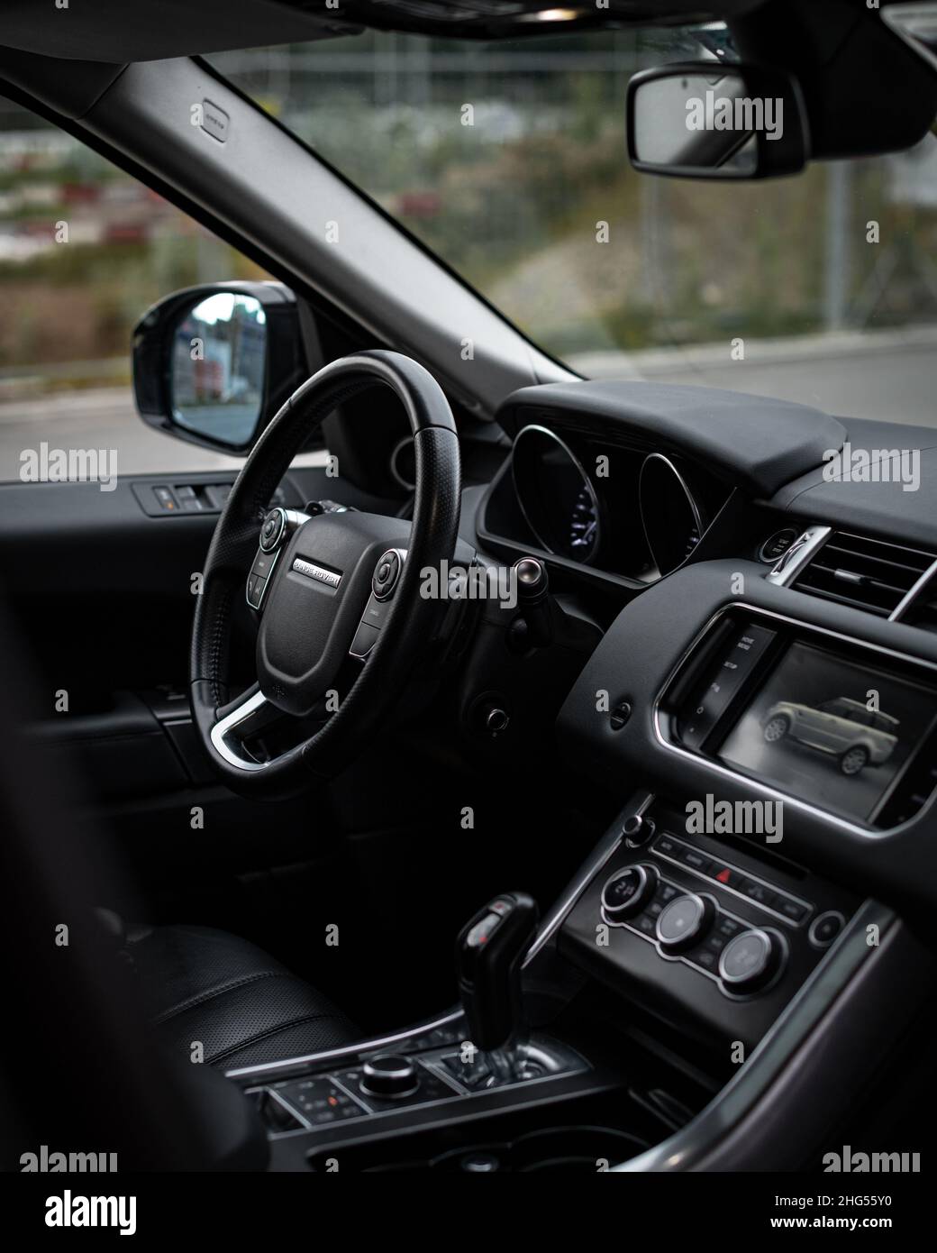 black Range Rover Sport Interieur, steering wheel, 2017 Stock Photo