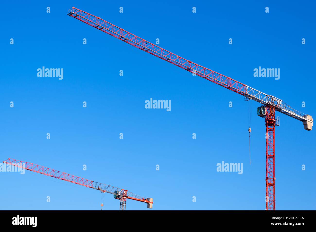 Mobile tower cranes hi-res stock photography and images - Alamy