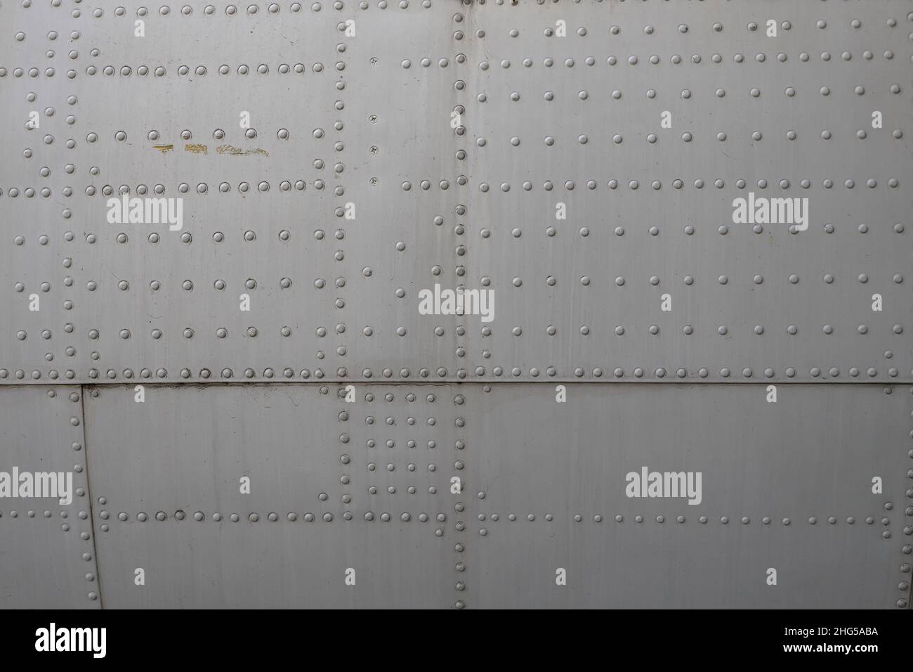 Aluminum airplane hires stock photography and images Alamy