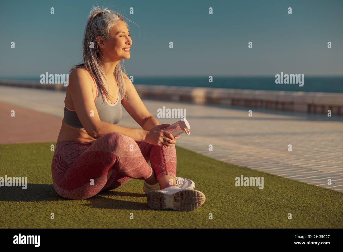 Slender lady hi-res stock photography and images - Alamy