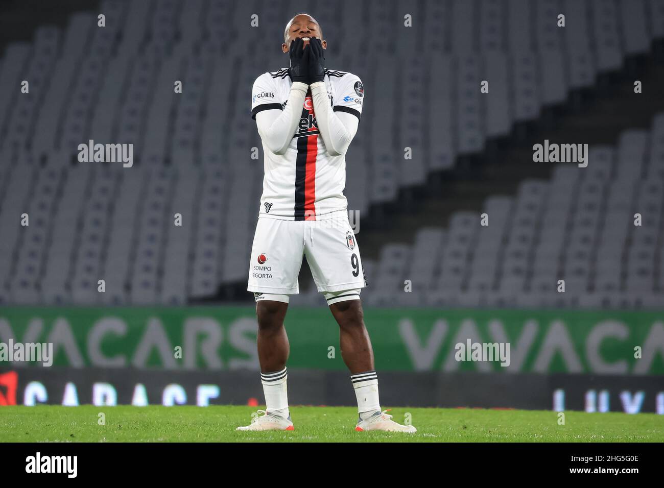 Michy batshuayi besiktas hi-res stock photography and images - Alamy