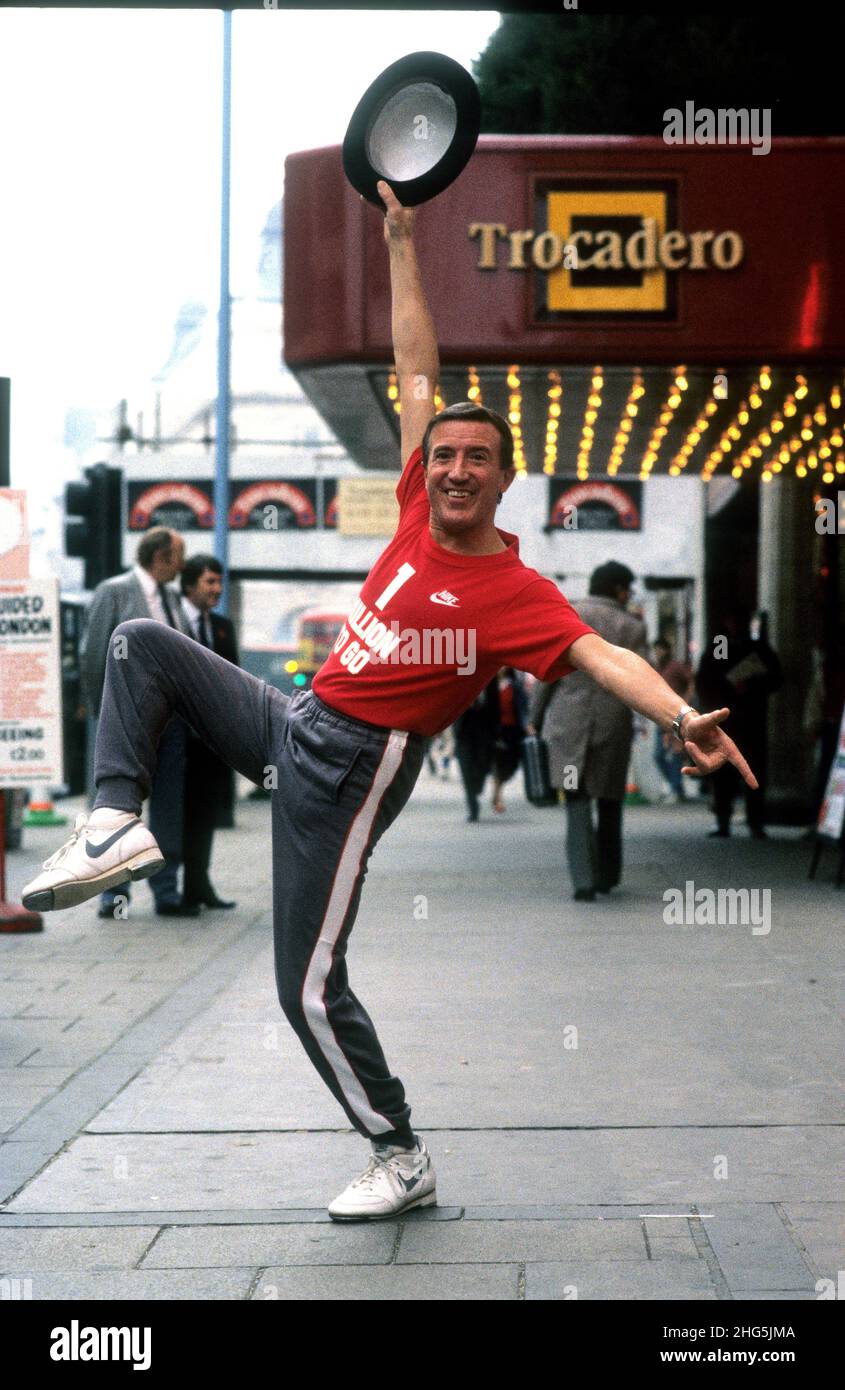 Roy Castle ready to break the record for tap dancing with one millions