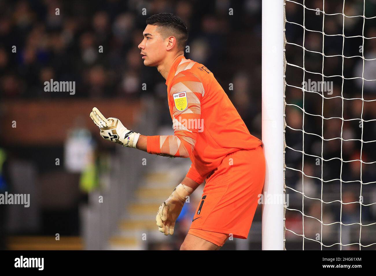 London, UK. 18th Jan, 2022. Neil Etheridge, the goalkeeper of Birmingham City looks on. EFL Skybet Championship match, Fulham v Birmingham City at Craven Cottage in London on Tuesday 18th January 2022. this image may only be used for Editorial purposes. Editorial use only, license required for commercial use. No use in betting, games or a single club/league/player publications. pic by Steffan Bowen/Andrew Orchard sports photography/Alamy Live news Credit: Andrew Orchard sports photography/Alamy Live News Stock Photo
