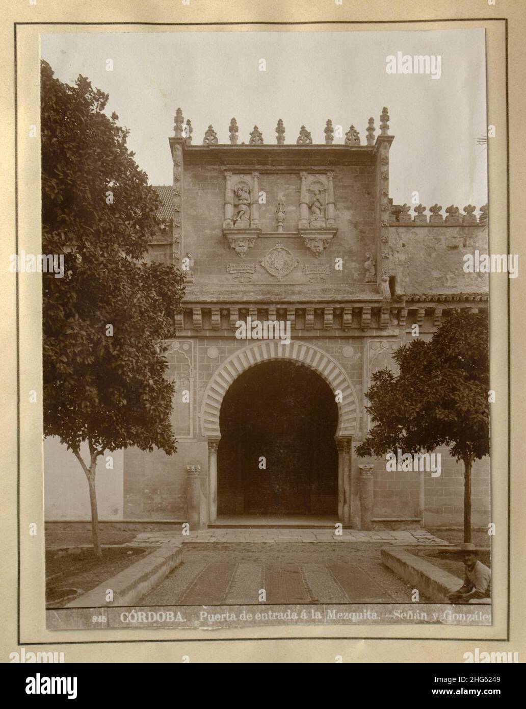 Señan y Gonzalez - Córdoba- Puerta de entrada a la Mezquita. Stock Photo
