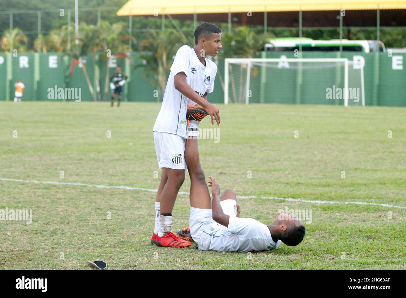 Votorantim, Sao Paulo, Brasil. 18th Jan, 2022. (SPO) Votorantim U15 Soccer Cup: Santos vs Palmeiras. January 18, 2022, Votorantim, Sao Paulo, Brazil: Soccer match valid for the quarterfinals between Santos and Palmeiras for the U-15 Votorantim Soccer Cup. The match ended in the 32nd minute of the second half when Santos was winning 2-1, Palmeiras fans ended up destroying a gate that gave access to the place where Santos fans were watching the game. After a confrontation with the police, the match was ended by the referee and the police asked the referee to stop the match at Domenico Paolo Me Stock Photo