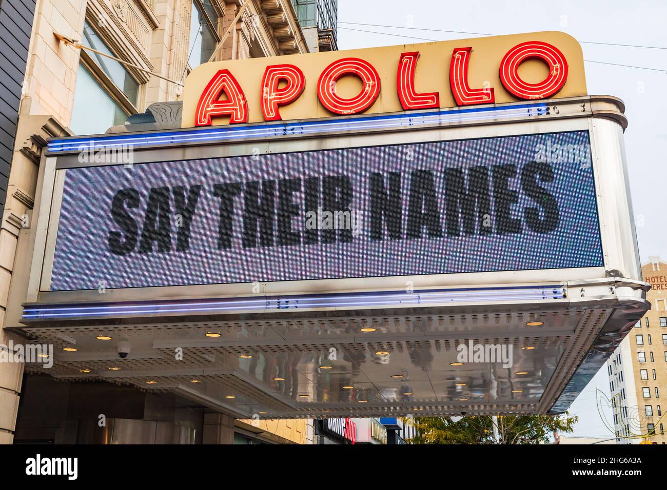 Harlem, Manhattan, New York City, New York, USA. November 4, 2021. Marquee of the Apollo Theater saying 'Say Their Names.' Stock Photo