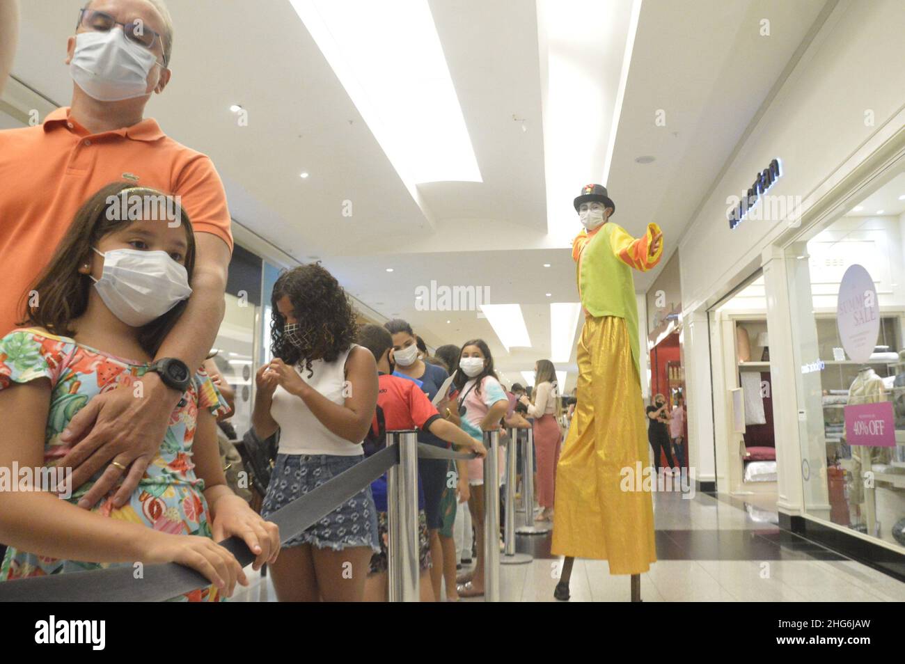 January 18, 2022, Natal, Rio Grande do Norte, Brasil: (INT) Vaccination of Children in Natal. January 18, 2022, Natal, Rio Grande do Norte, Brazil: Natal begins immunization against Covid-19 for children, aged 5 to 11, in a vaccination room at the Midway Mall, in capital of Potiguar. To mark the beginning of the campaign, the Municipal Health Department started the program at 10 am.Credit: Jose Aldenir/Thenews2 (Credit Image: © Jose Aldenir/TheNEWS2 via ZUMA Press Wire) Stock Photo
