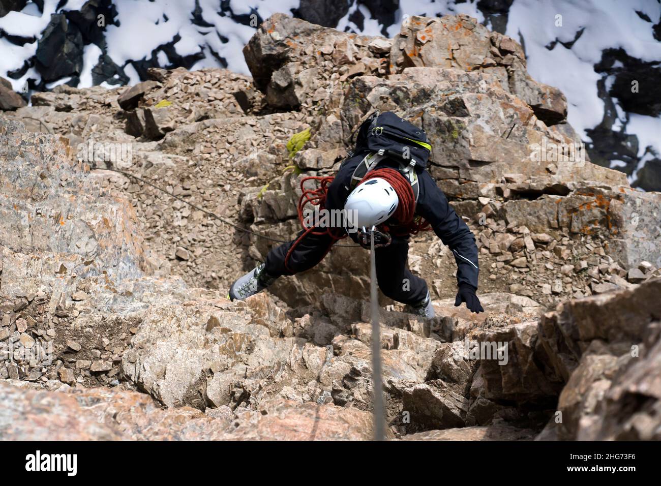 Professional male rock climber hi-res stock photography and images - Alamy