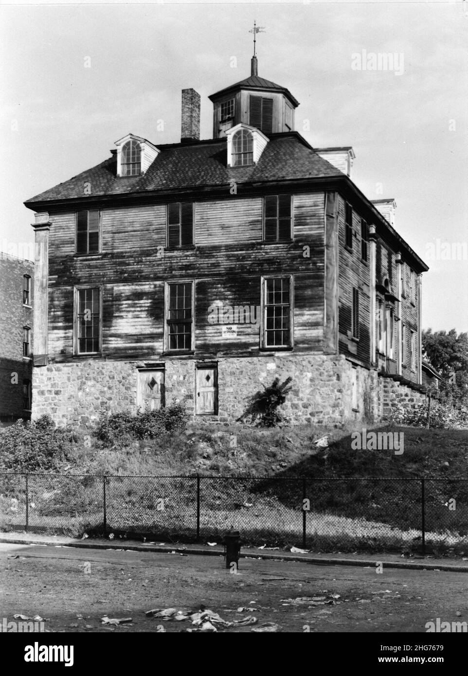 Shirley house Black and White Stock Photos & Images Alamy