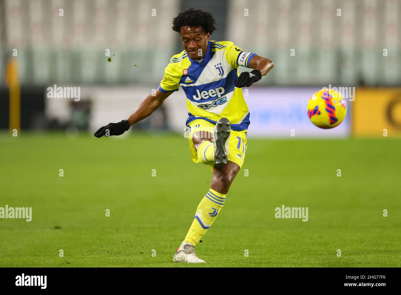 Turin, Italy, 18th January 2022. Juan Cuadrado of Juventus crosses the ball during the Coppa Italia match at Allianz Stadium, Turin. Picture credit should read: Jonathan Moscrop / Sportimage Stock Photo