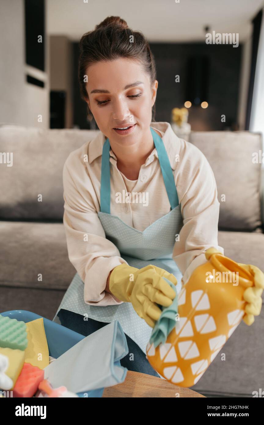 Woman doing routine chores hi res stock photography and images Alamy