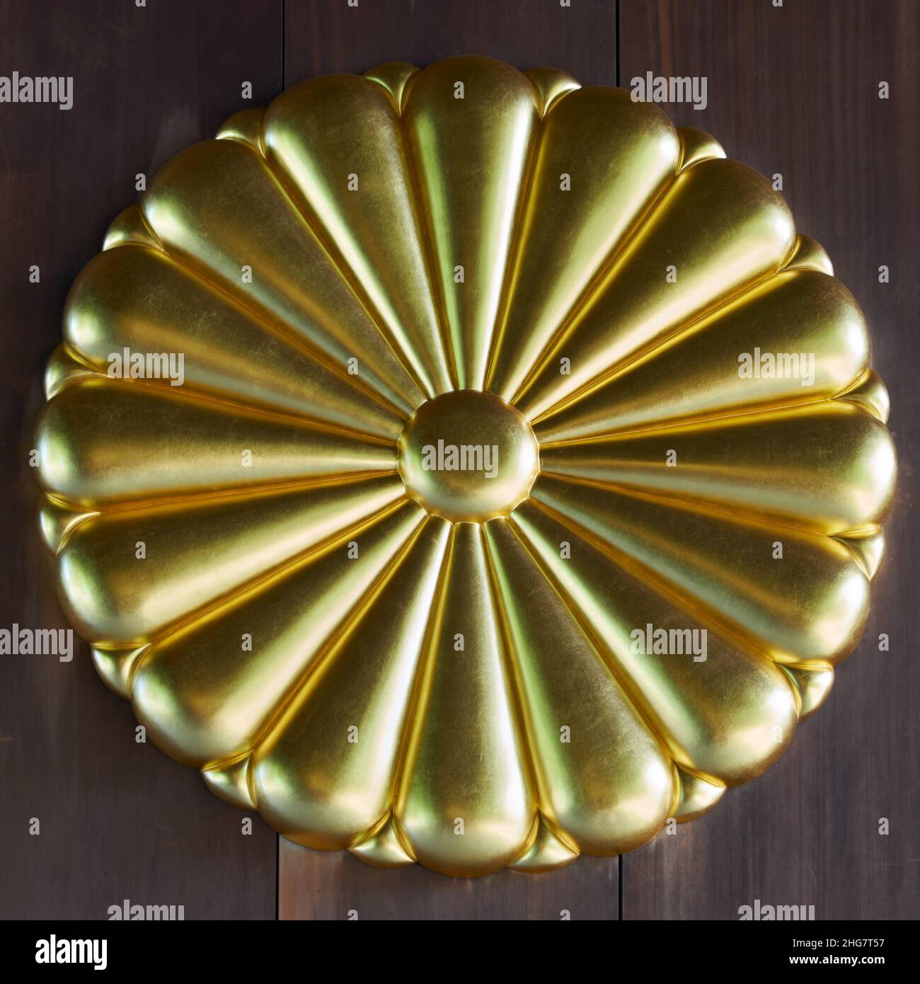 chrysanthemum in a circle Japanese Clan Crest Kamon Silver tie