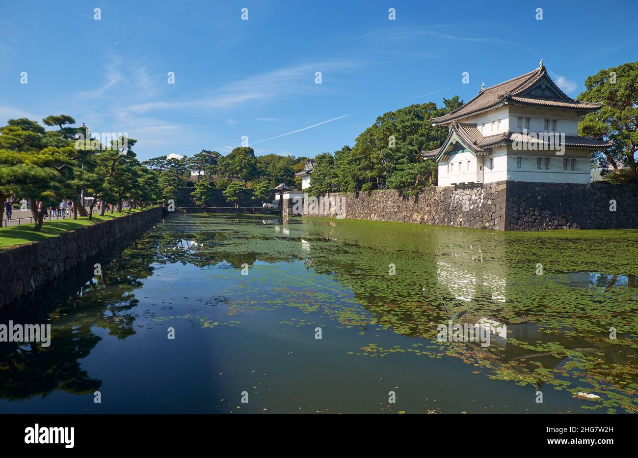 Tokyo imperial guard tower moat hi-res stock photography and images - Alamy