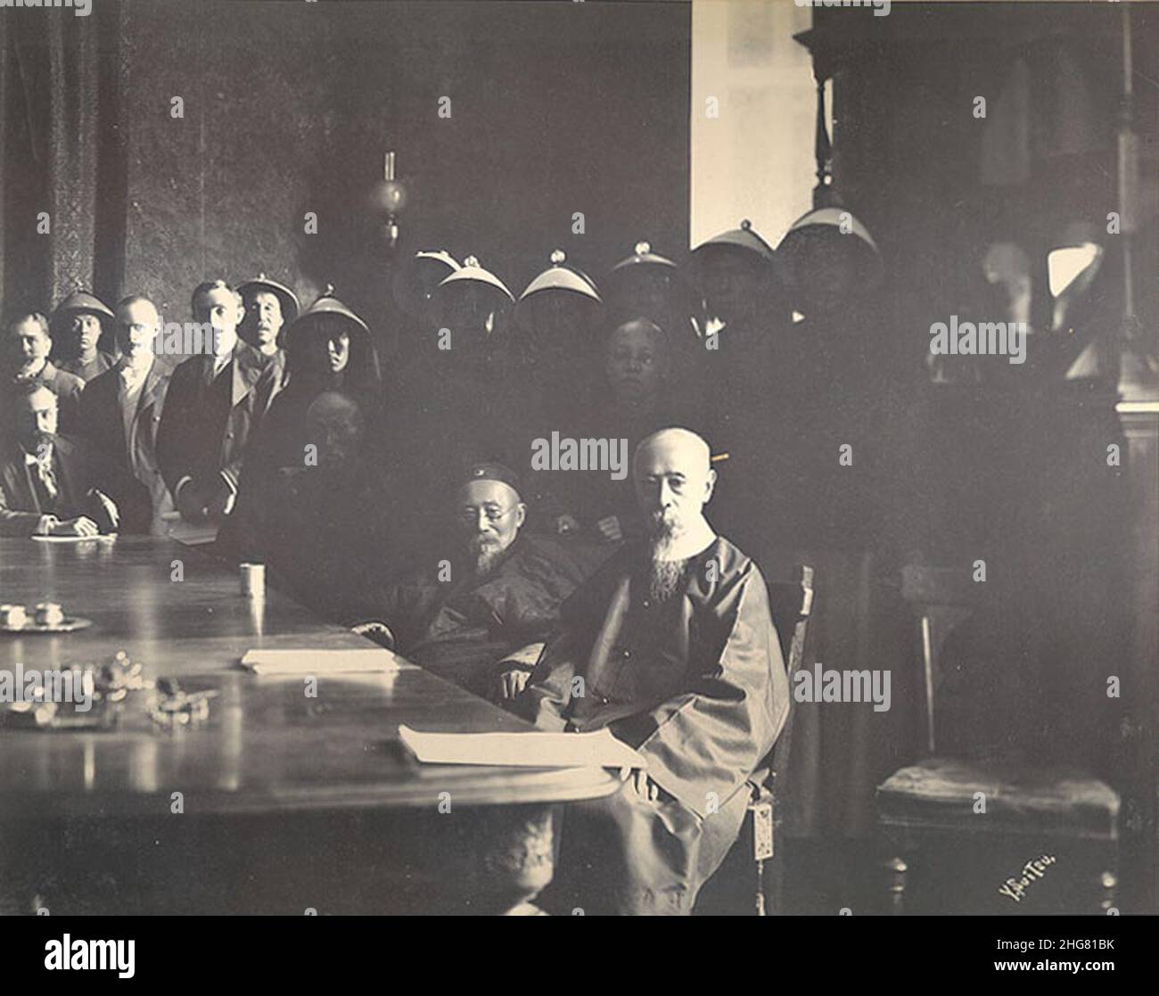 Signing of Boxer Protocol at Peking, 1901 (Chinese side Stock Photo Alamy