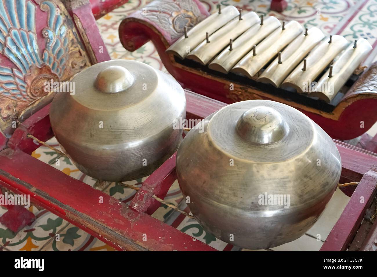 Gamelan is the traditional ensemble music of the Javanese, Sundanese, and  Balinese peoples of Indonesia, made up predominantly of percussive Stock  Photo - Alamy