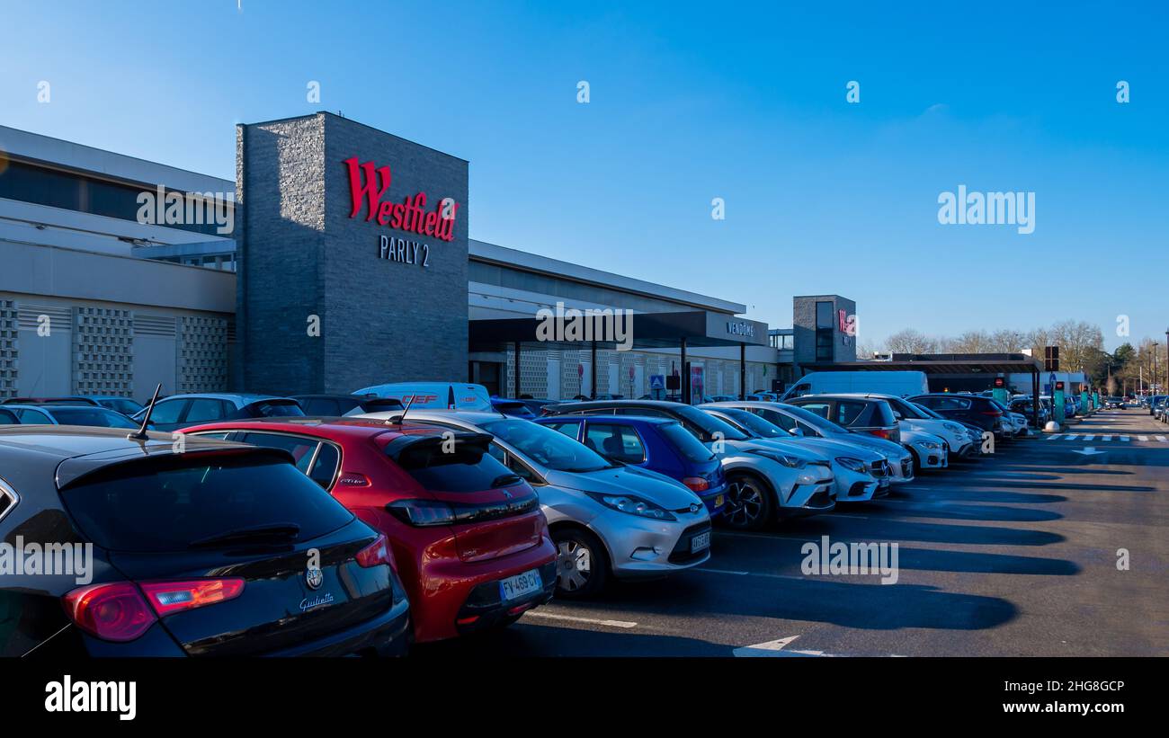 Westfield entrance hi-res stock photography and images - Page 3 - Alamy