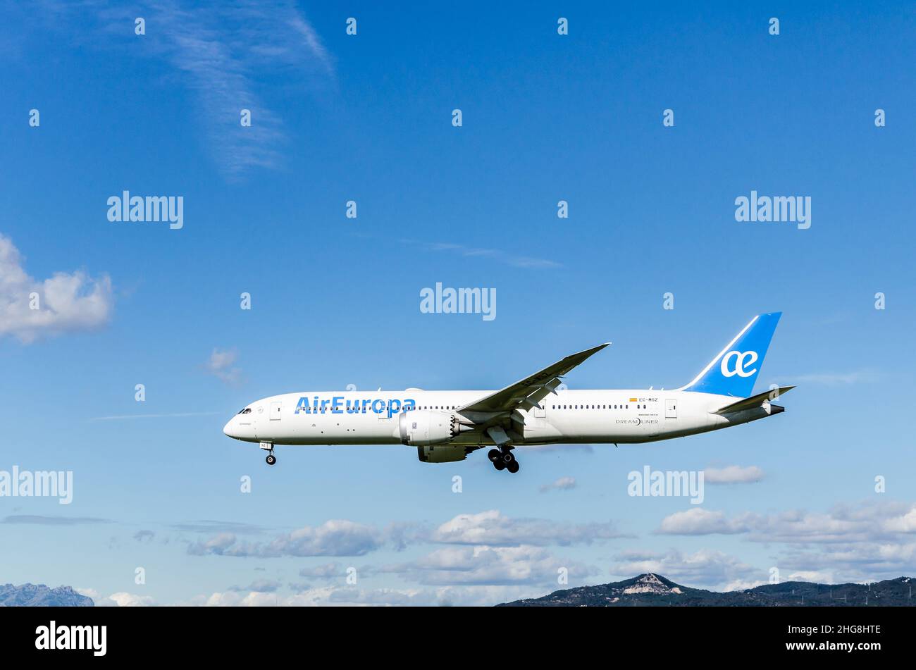 Barcelona, Spain; November 1, 2021: Boeing 787 airplane of the airline Air Europa, landing at the Josep Tarradellas airport in Barcelona-El Prat Stock Photo