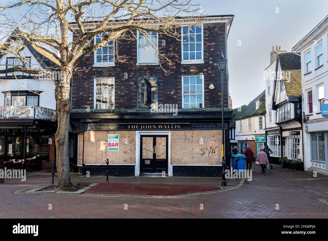 The closed John Wallis pub in Ashford High Street, Kent Stock Photo Alamy
