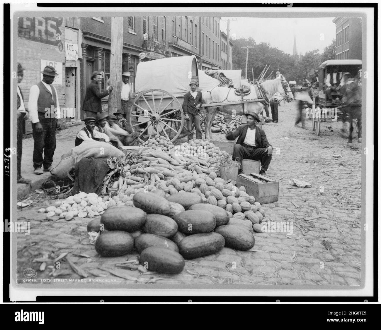 The market at richmond Black and White Stock Photos & Images Alamy