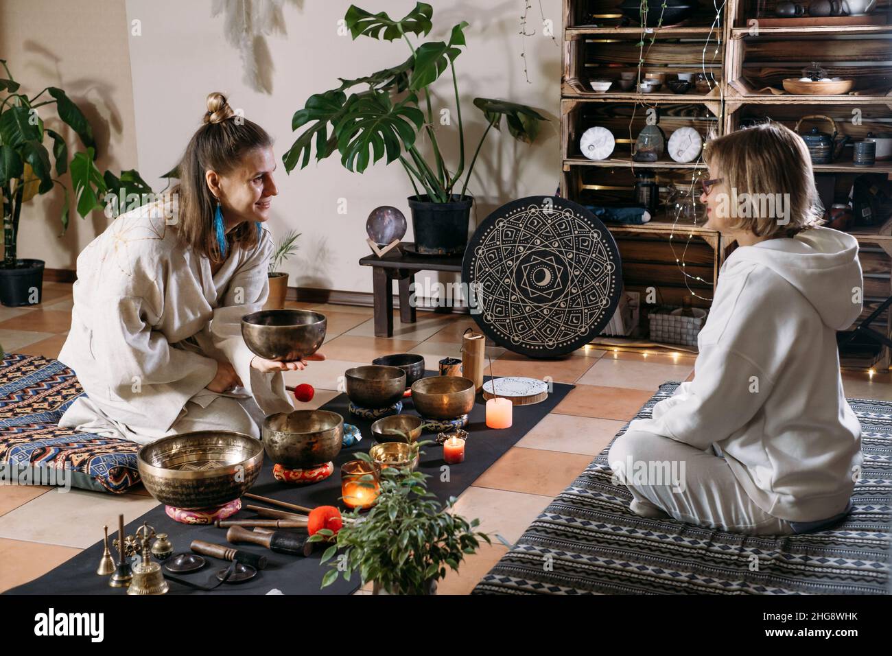 Sound healing with singing bowls, vibration massage and alternative