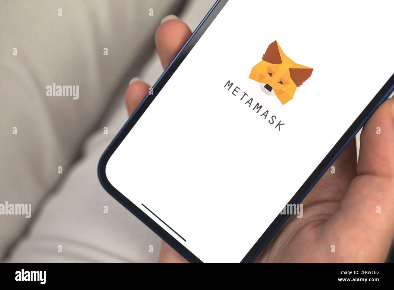 Metamask logo hi-res stock photography and images - Alamy
