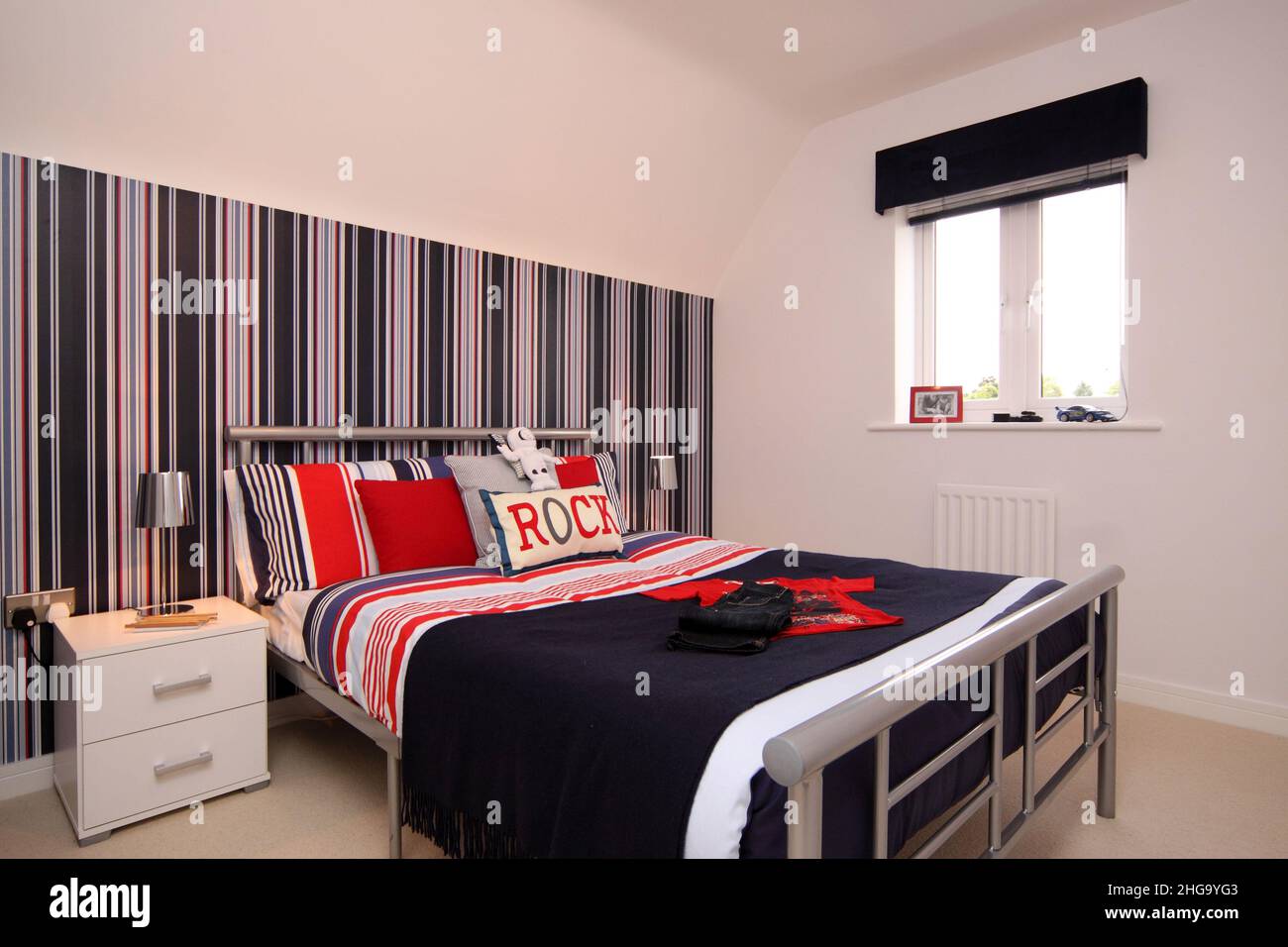 Child youngsters bedroom, rock cushion, double bed, kingsize, striped