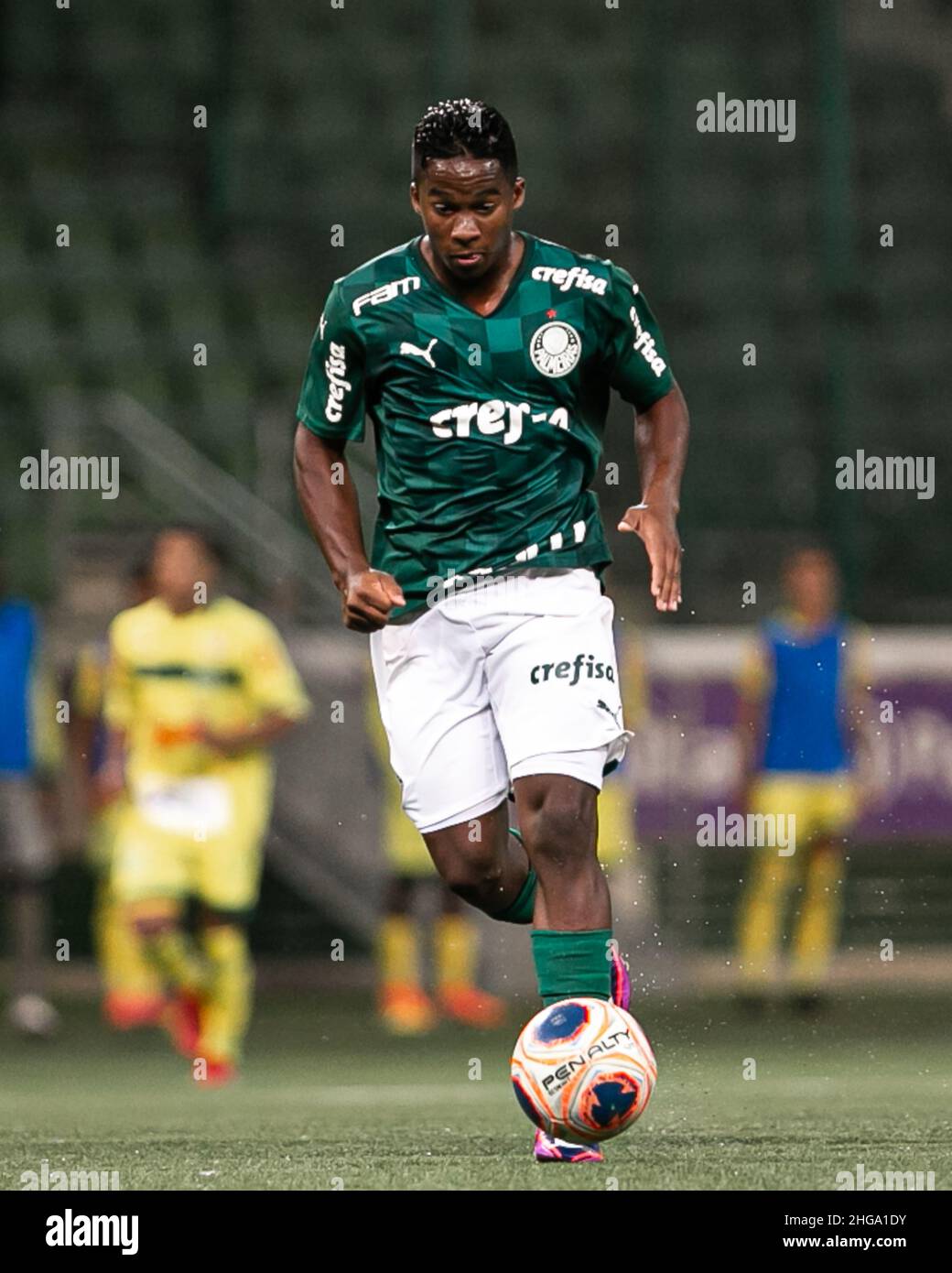 Sao Paulo, Brazil. 19th Dec, 2021. Endrick of Palmeiras. Barcelona have been linked with Palmeiras starlet Endrick, the suggestion is that they may leave the player remain at Palmeiras for up to two seasons if the transfer goes through Fernando Roberto/SPP Credit: SPP Sport Press Photo. /Alamy Live News Stock Photo