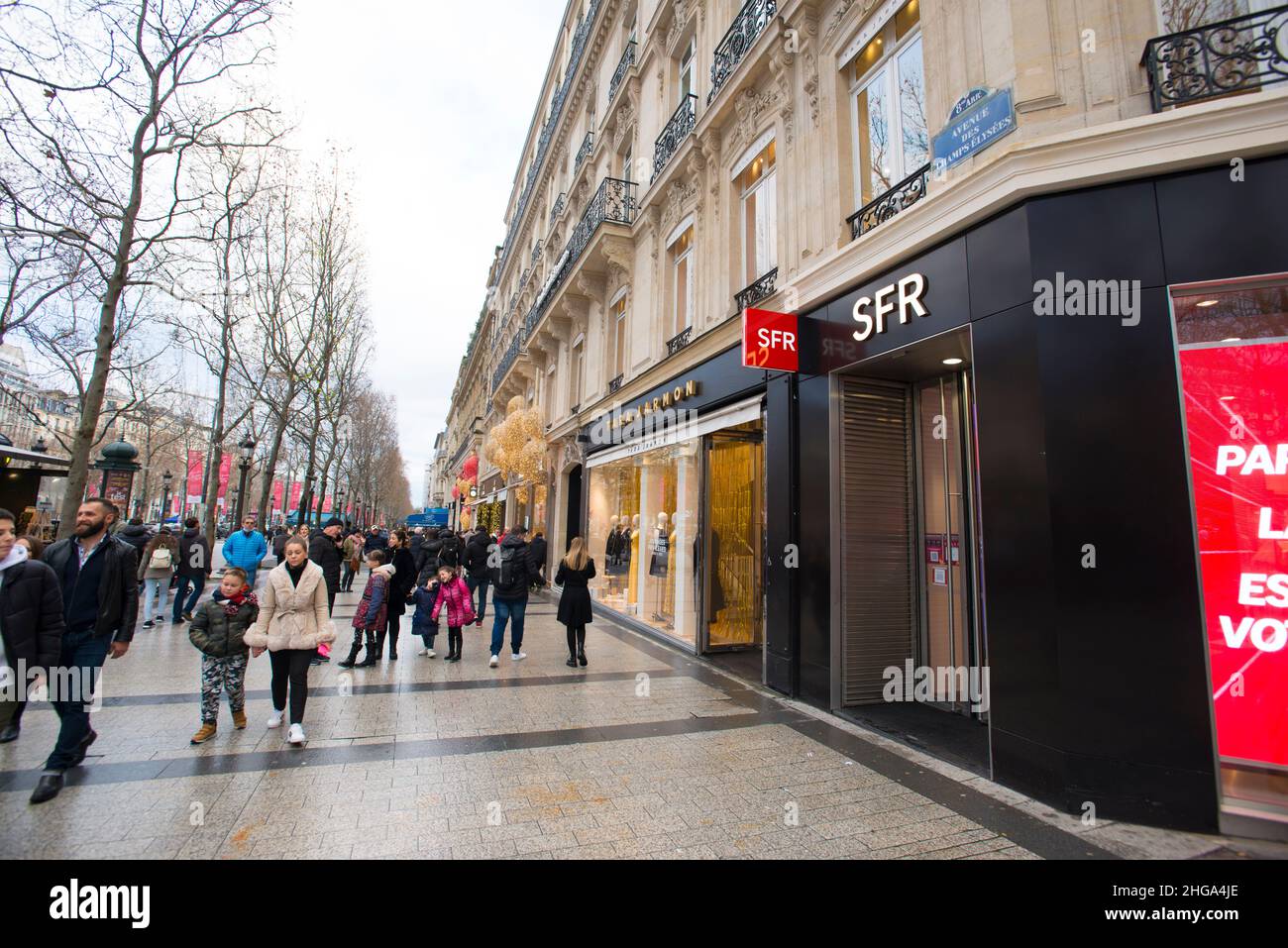 zara champs elysées