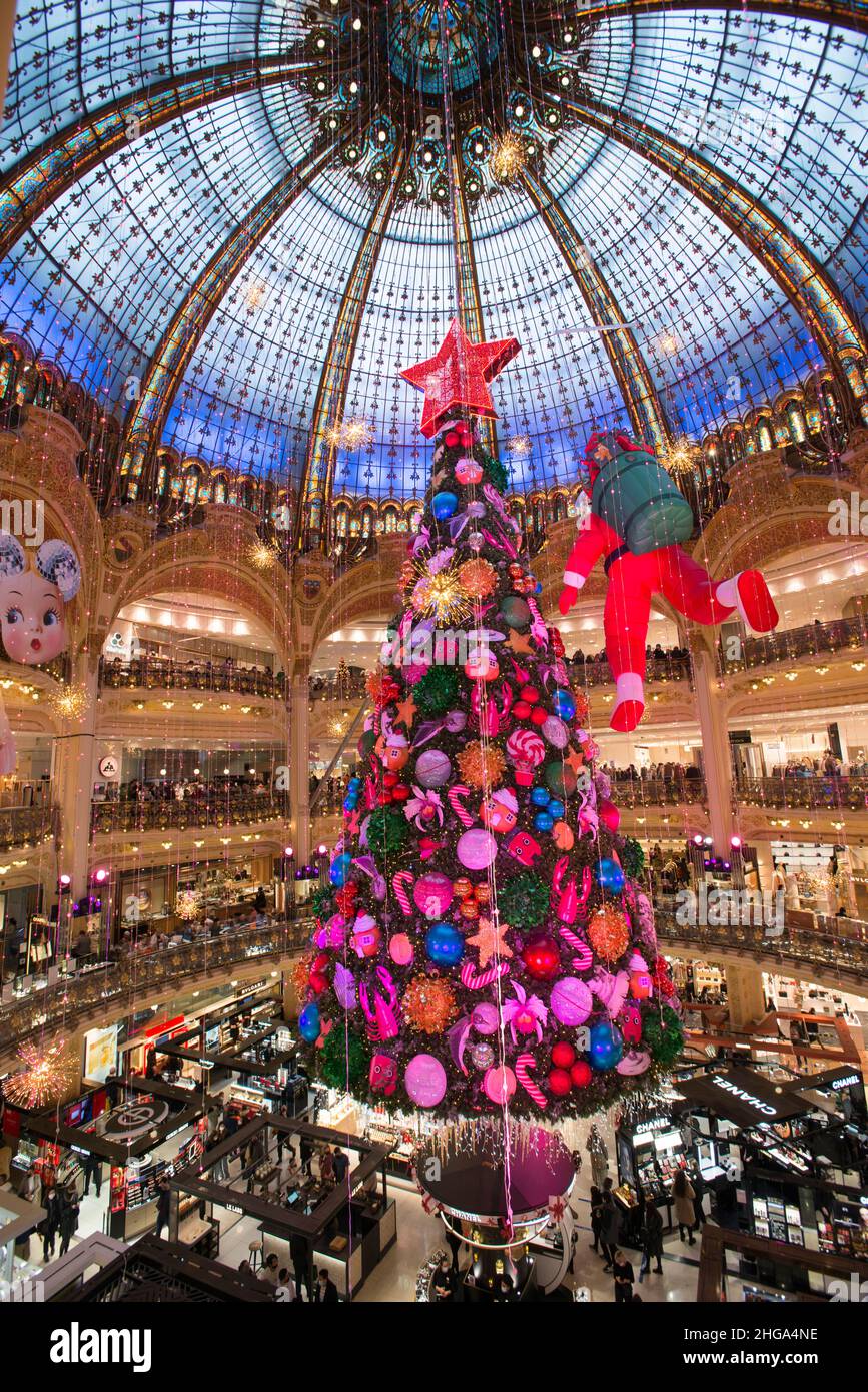 Christmas tree, Galeries Lafayette, Paris Stock Photo Alamy
