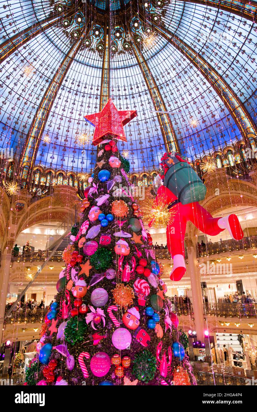 Christmas tree, Galeries Lafayette, Paris Stock Photo Alamy