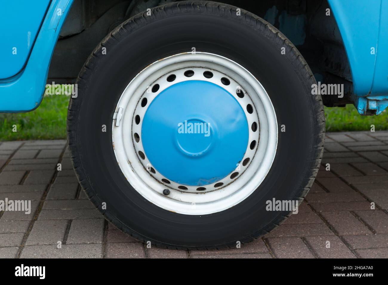 Caravan Automatic Remote Mover Wheel Tryre Motor Stock Photo - Alamy